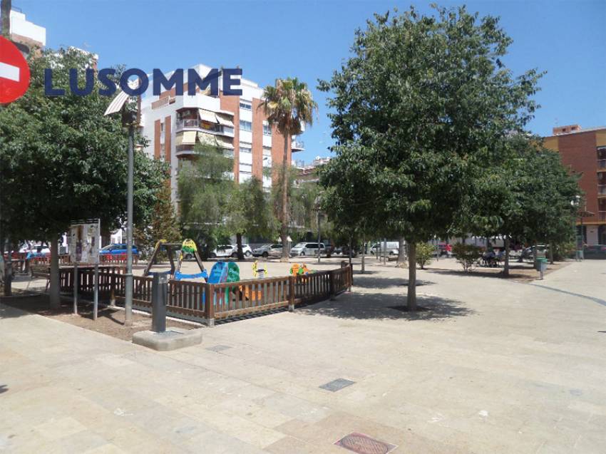 Descripción 478 - Piso en venta en Carrer Astúries, en Las Islas, la mejor zona de Puerto de Sagunto.

A 6 minutos a pie (500m) de la playa, con vistas al