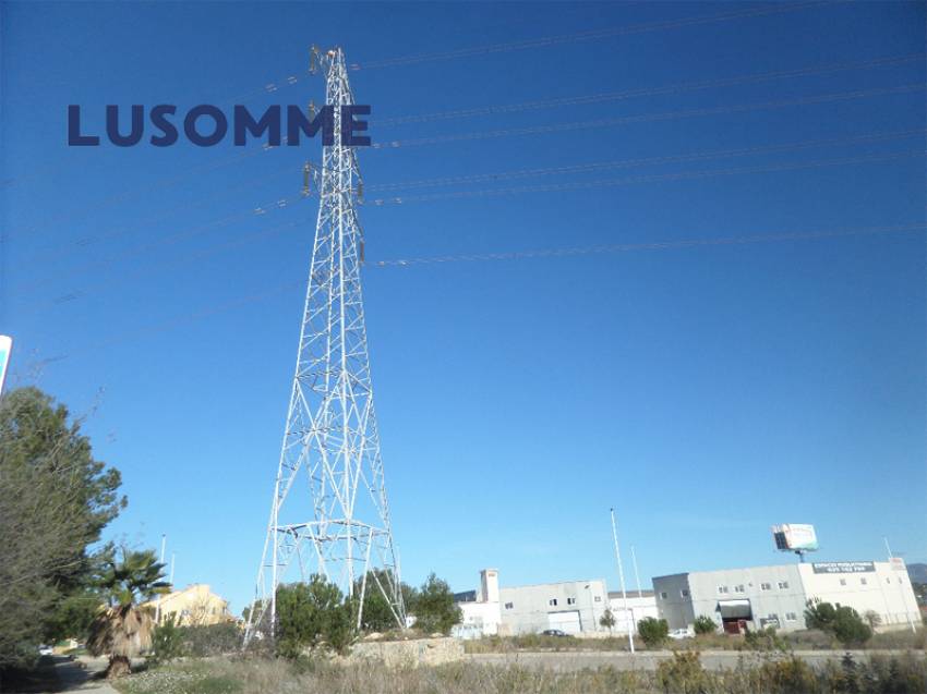 Descripción 492 - URBANO NO RESIDENCIAL.
Parcelas para hostales, hoteles y naves. 

Se venden parcelas urbanas consolidadas de uso terciario.
Desde 84.00