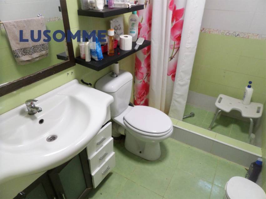 Descripción 502 - Sin comisión inmobiliaria.
Casa unifamiliar en venta en Partida Les Mallaes, Llíria.

Vivienda de una sola planta para reformar, const