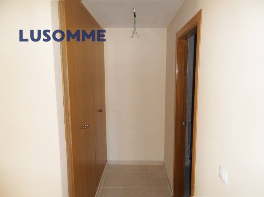 Descripción 503 - Vivienda a estrenar, construida en 2009.
Piso en venta carrer Xúquer, Carlet.

Vivienda en tercera planta con ascensor.

Piso de 113 
