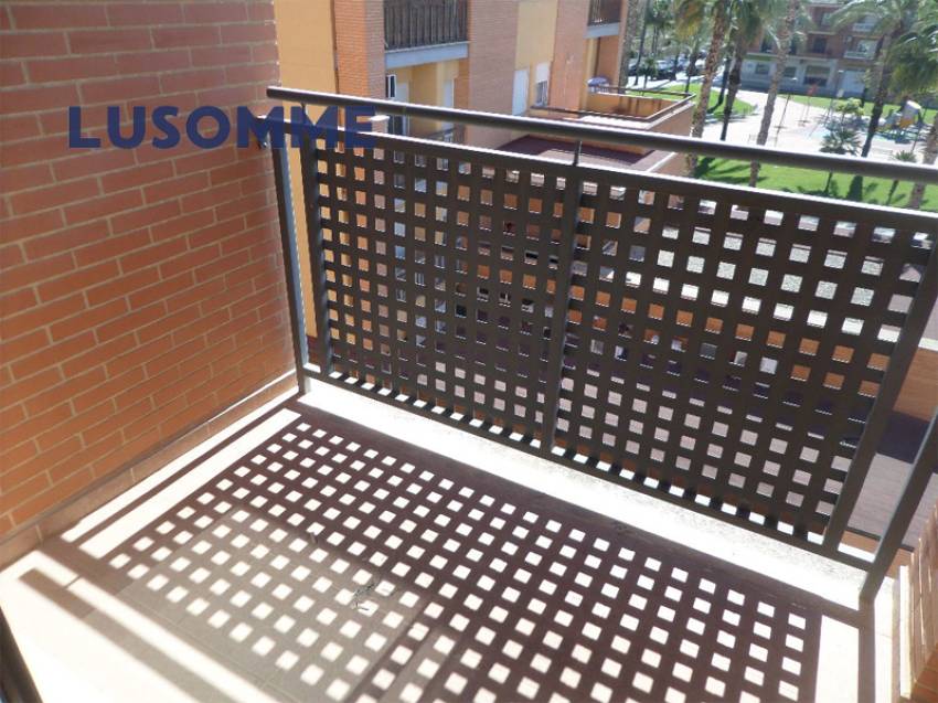 Descripción 503 - Vivienda a estrenar, construida en 2009.
Piso en venta carrer Xúquer, Carlet.

Vivienda en tercera planta con ascensor.

Piso de 113 
